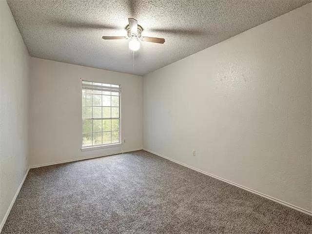 ROOM IN THE PFLUG | 2-Story House