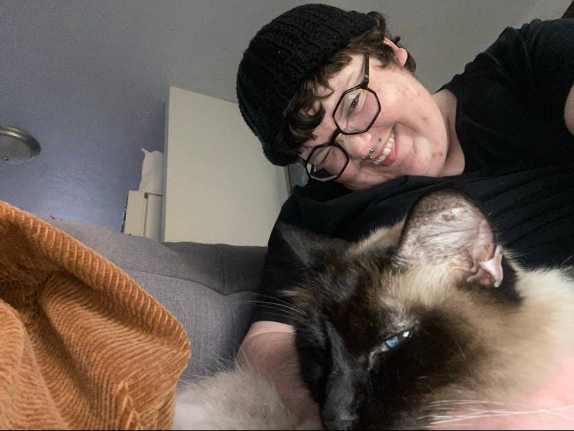 Looking for roommate