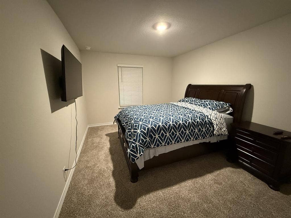 1 Room-Males Only