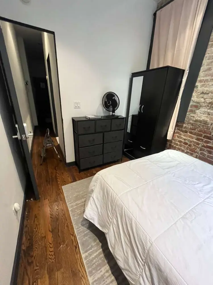 Movein ready room - Upper East Side