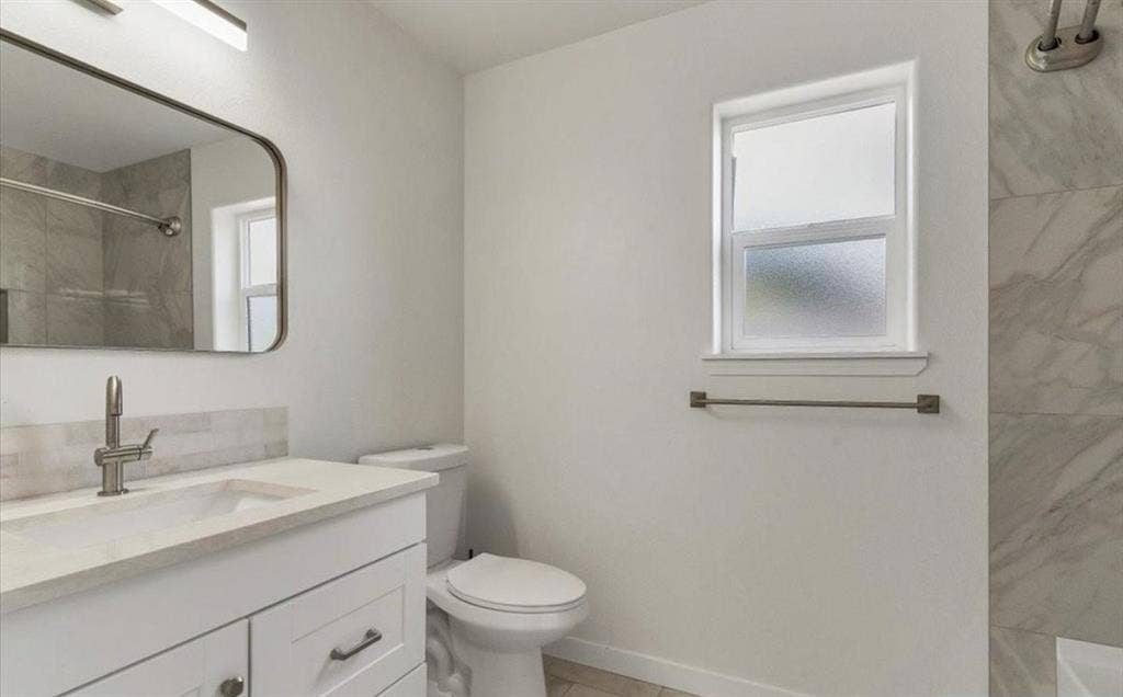 Private + bathroom in nice home