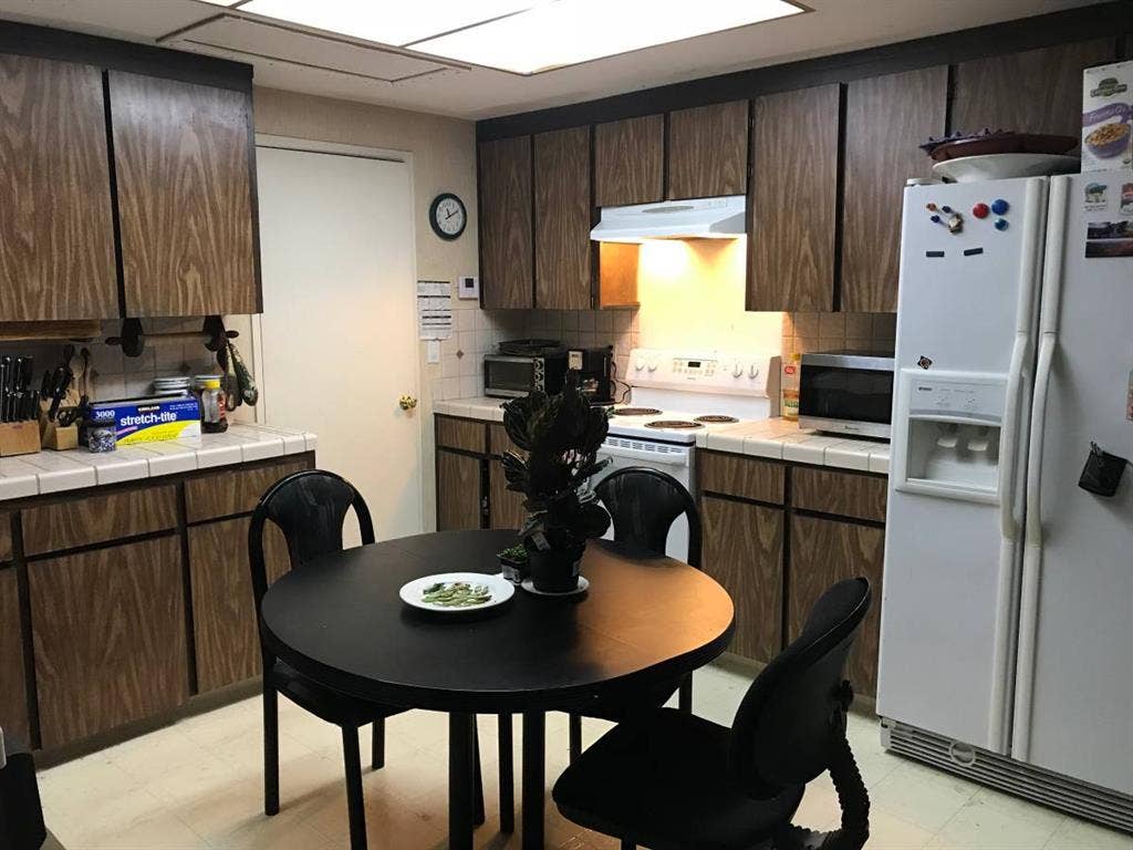 Lrge, Fully Furnished Single Bdroom