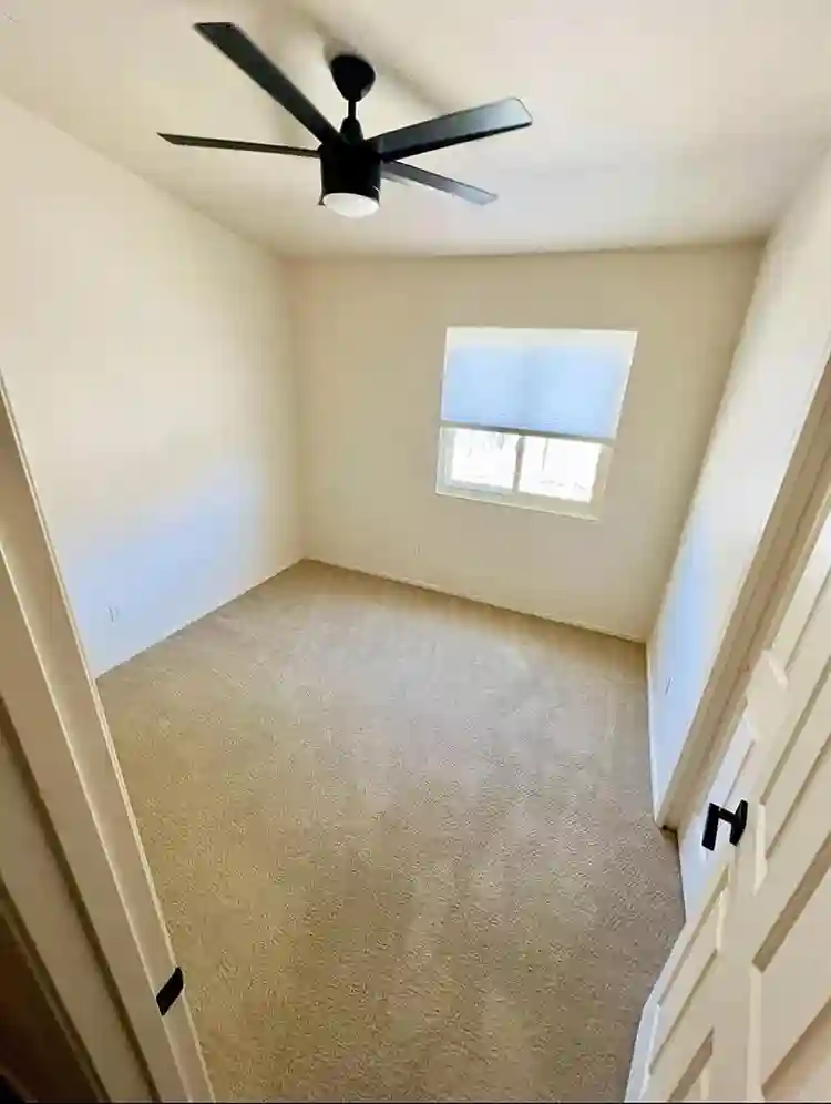 ROOM FOR RENT MARANA