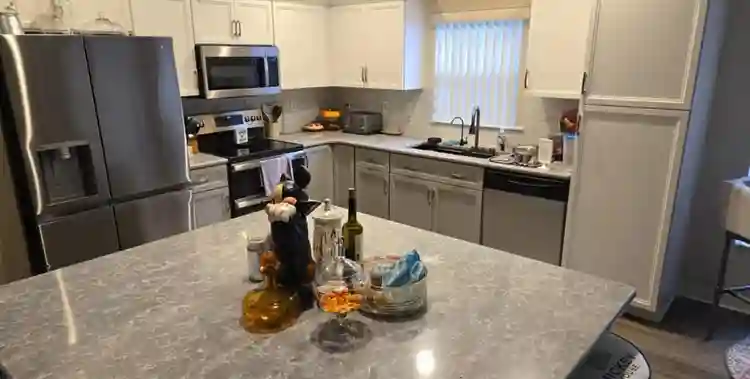 Rooms for rent in a quite home