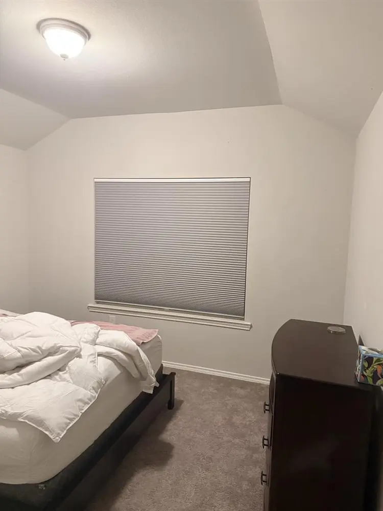 Looking for roommate in
Magnolia