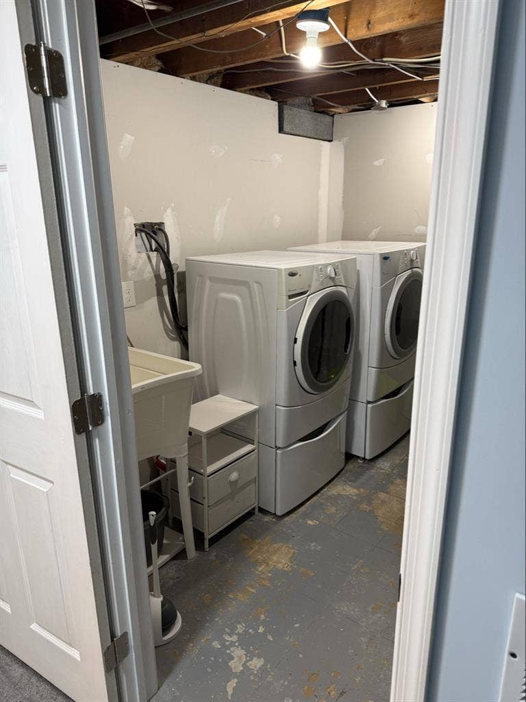 bath (individual rooms)