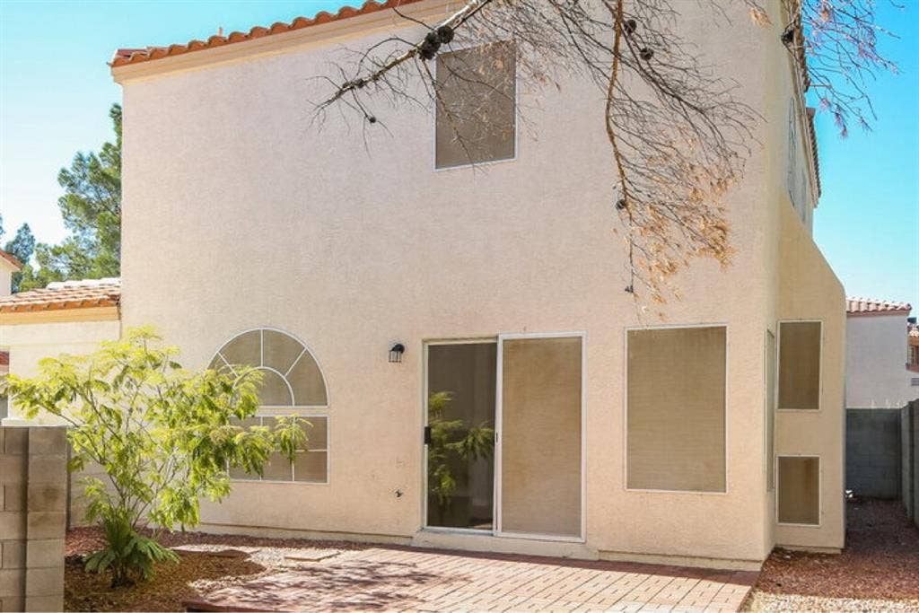 Clean 3 beds in Las Vegas for rent!