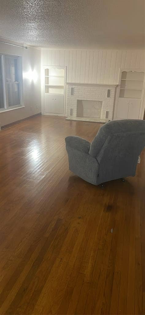 Looking for roommates