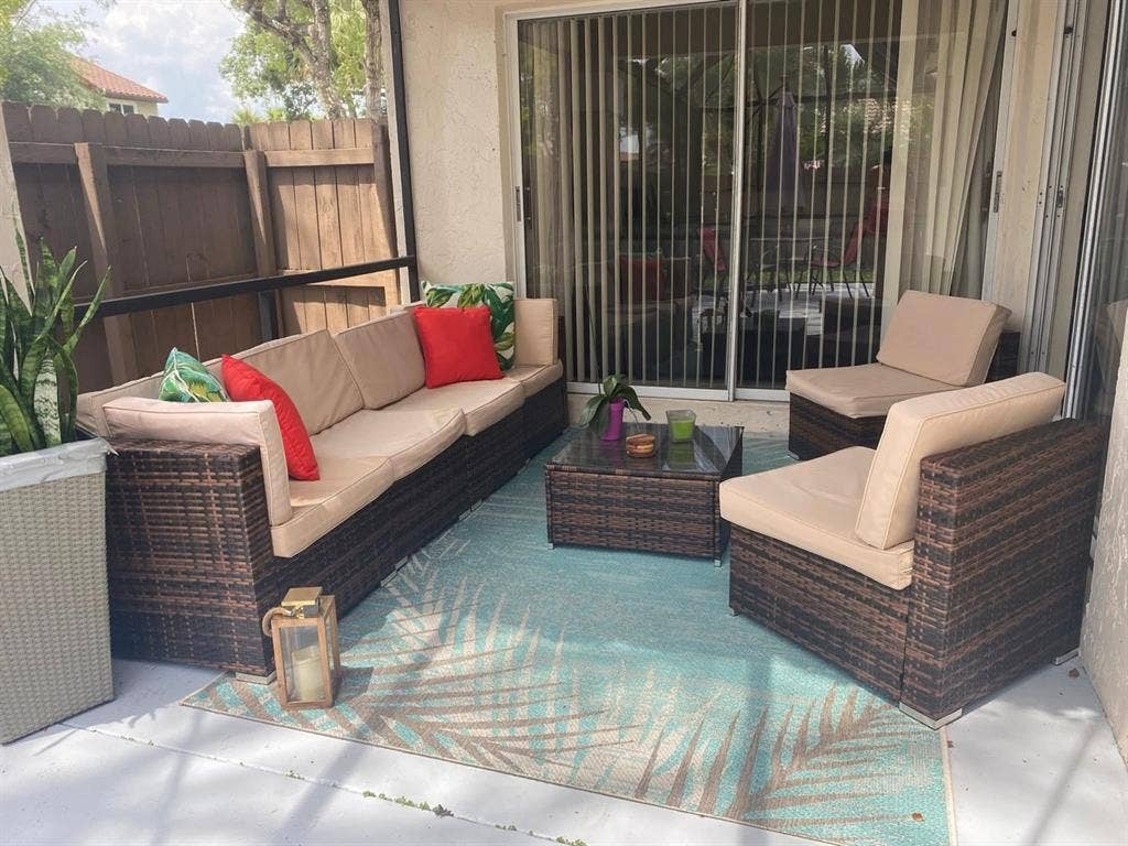 Room in Coconut Creek, Gated-Pool