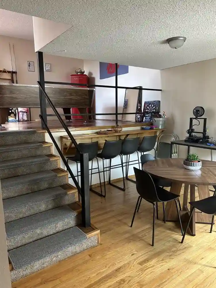 Roommate wanted for 6 months