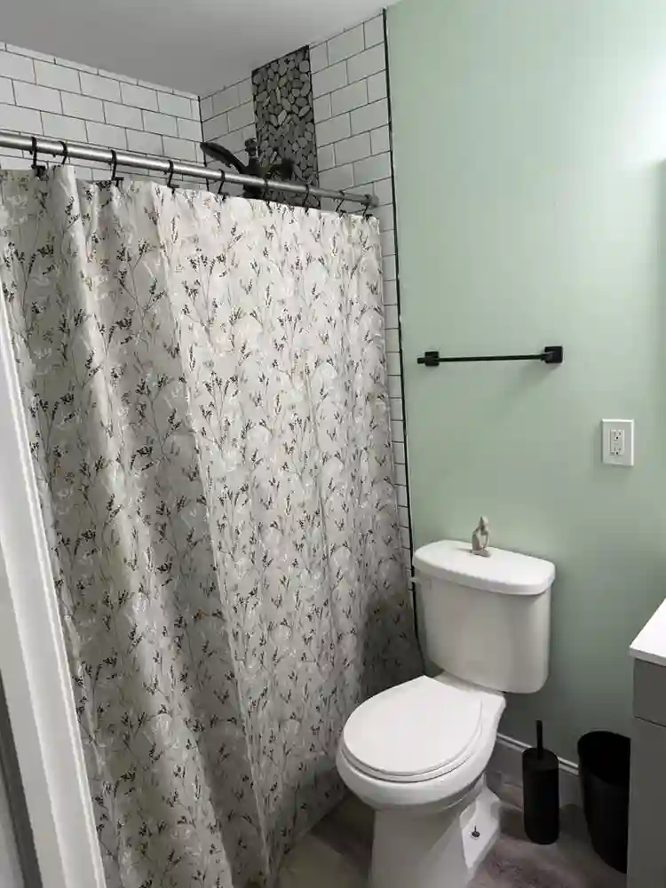 bath home, renting each Rm