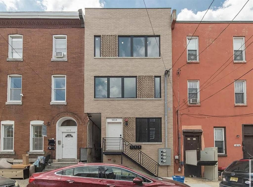 SPRING SUBLEASE AVAILABLE URGENT