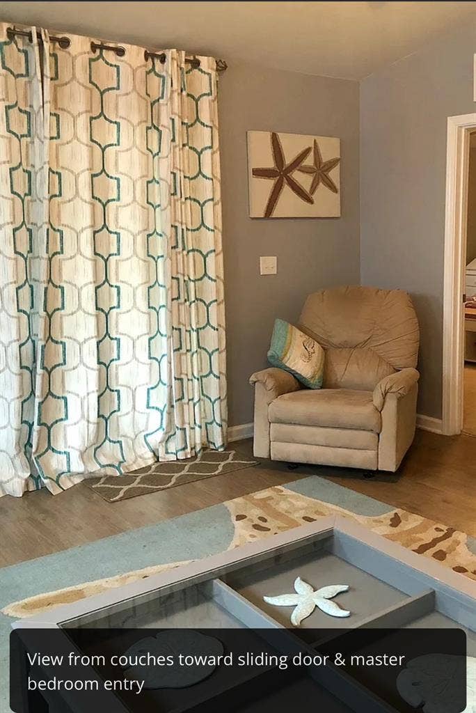 Rent  bedrooms w/1 bathroom.