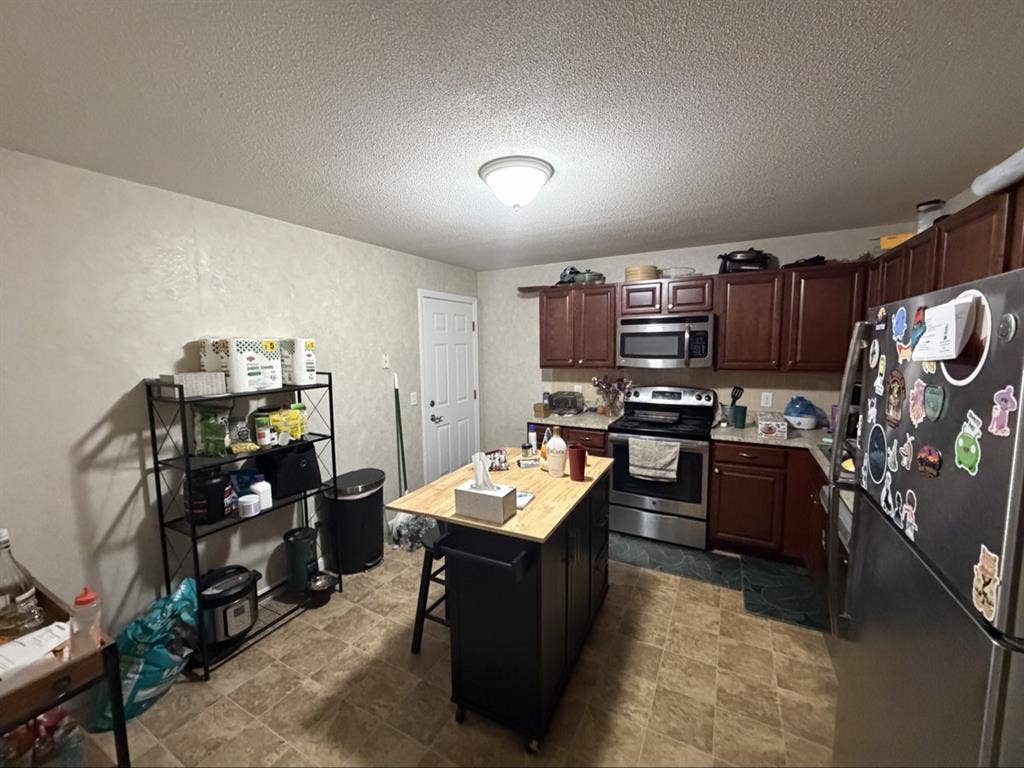 Looking for a roommate