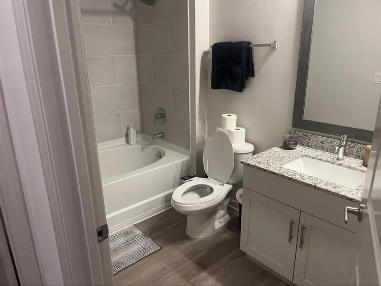 Short term and free month