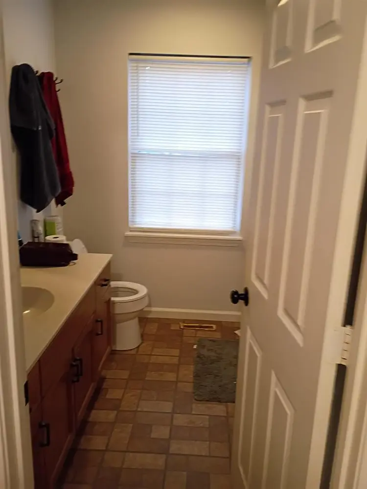 Vacant room close to downtown Hendo