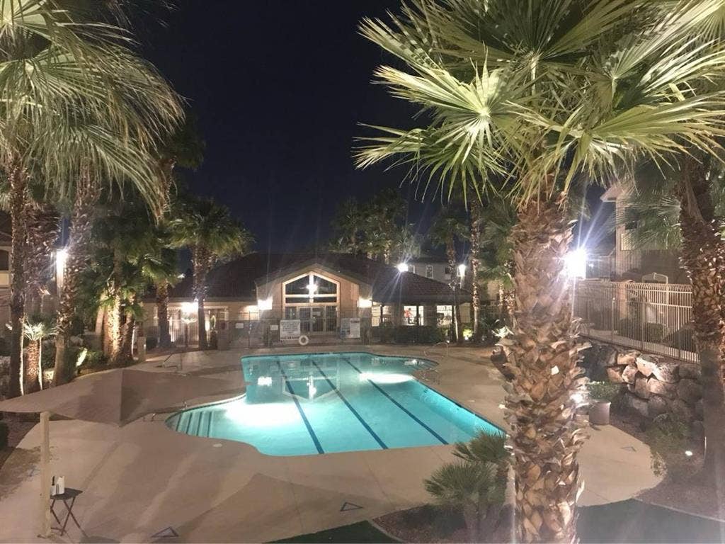 All utilities w/fast internett