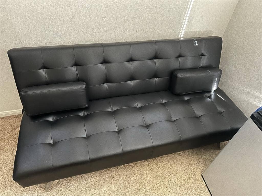 All utilities w/fast internett