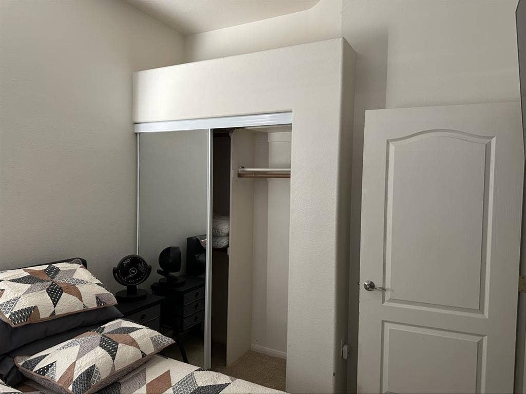 All utilities w/fast internett