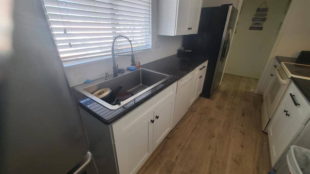 Very nice cozy bedroom for rent