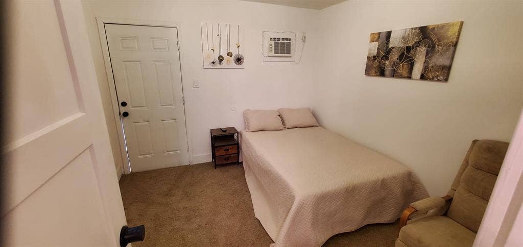 Very nice cozy bedroom for rent