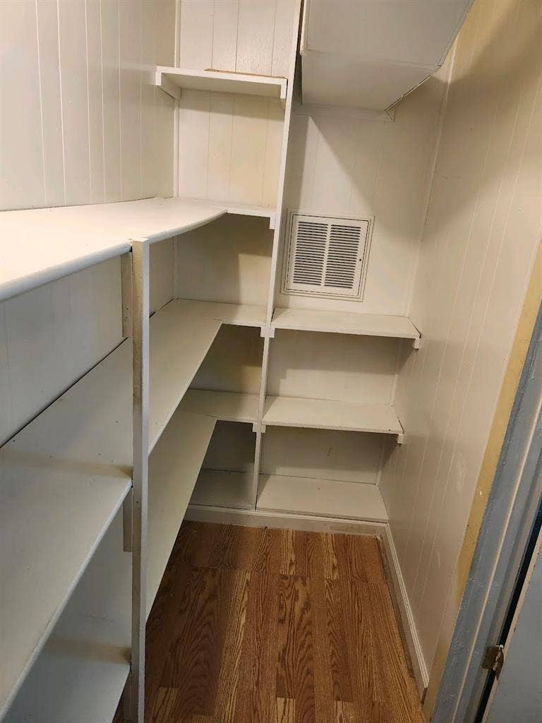 Very nice cozy bedroom for rent