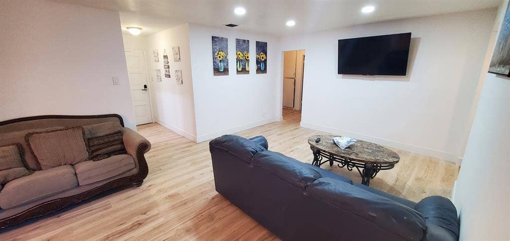 Very nice cozy bedroom for rent