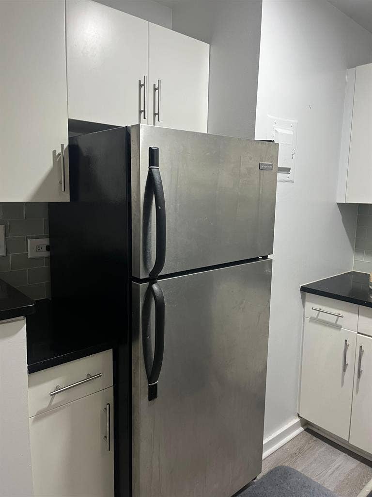 ✨Budget-Friendly Room in Midtown ✨