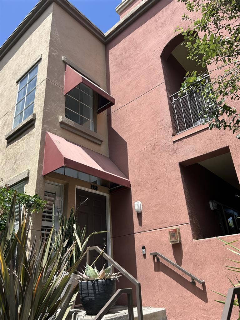 BATH HILLCREST TOWNHOUSE