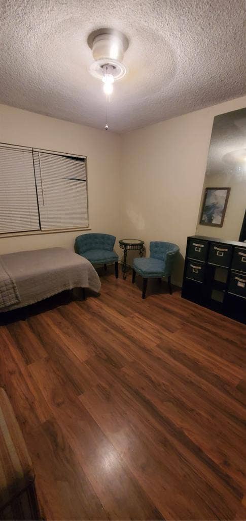 Room furnished- 4 blocks from beach