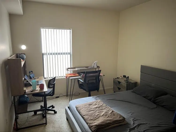 Looking for a roommate in DTLA