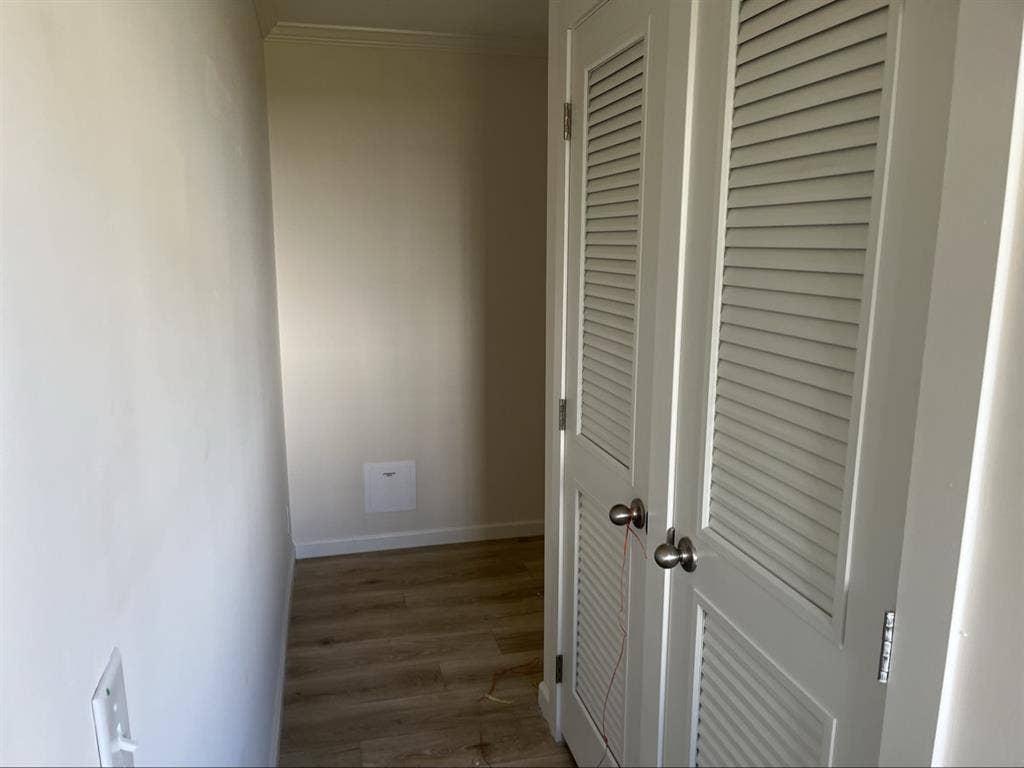 Looking for roommate