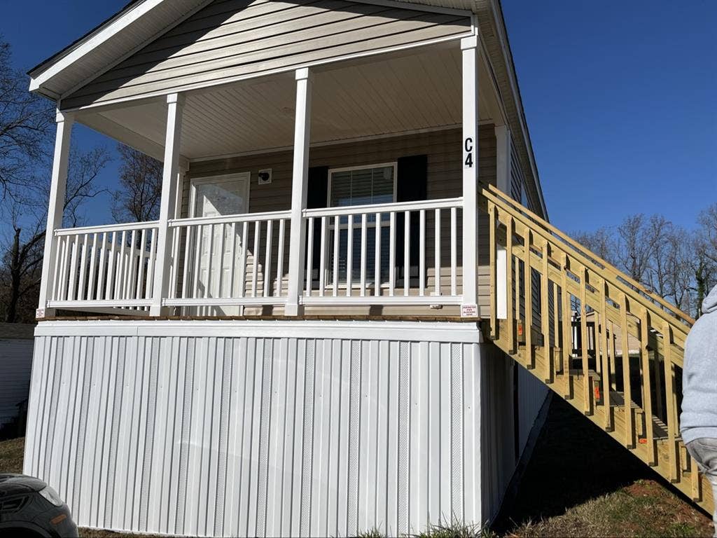 Looking for roommate