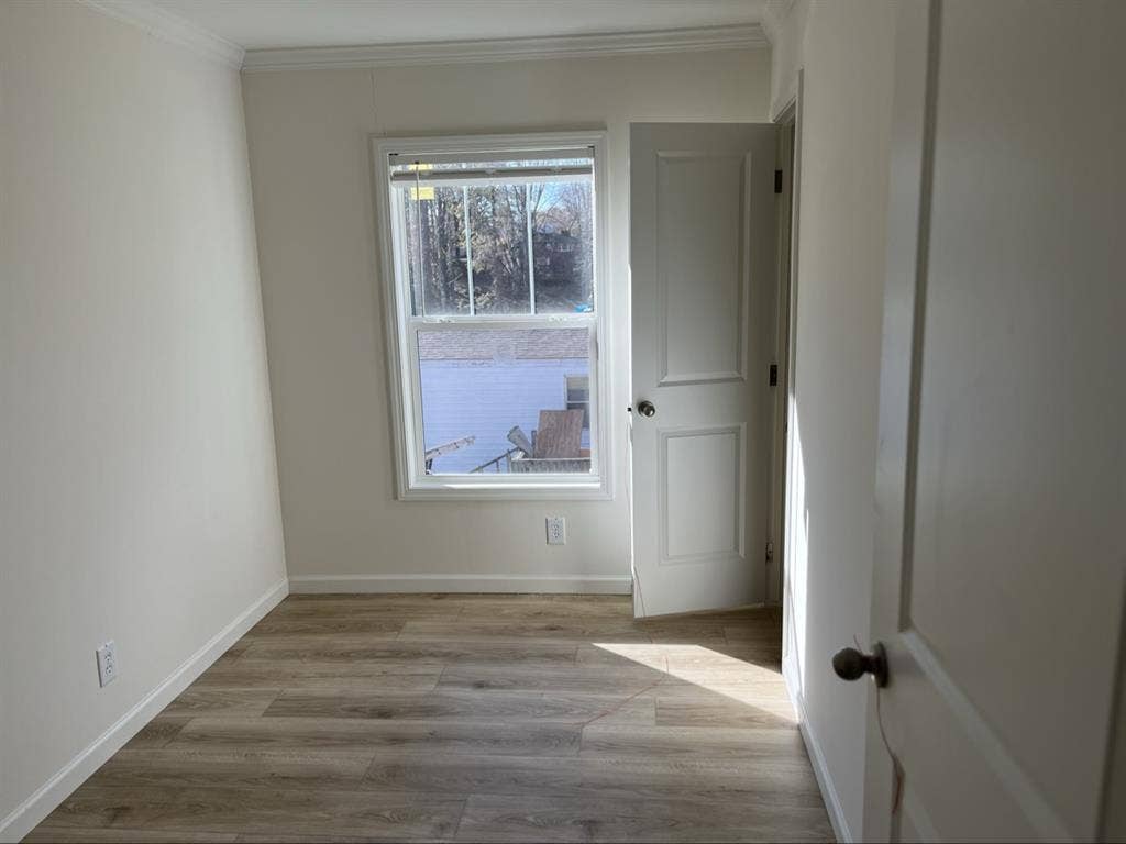 Looking for roommate