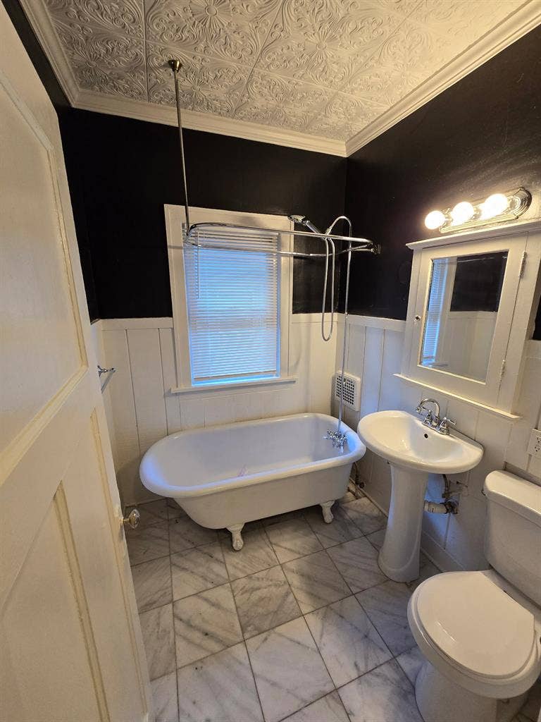 upper 3 bedroom unit