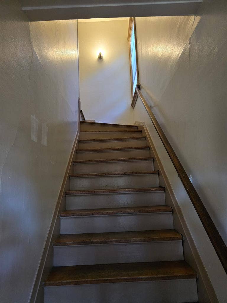 upper 3 bedroom unit