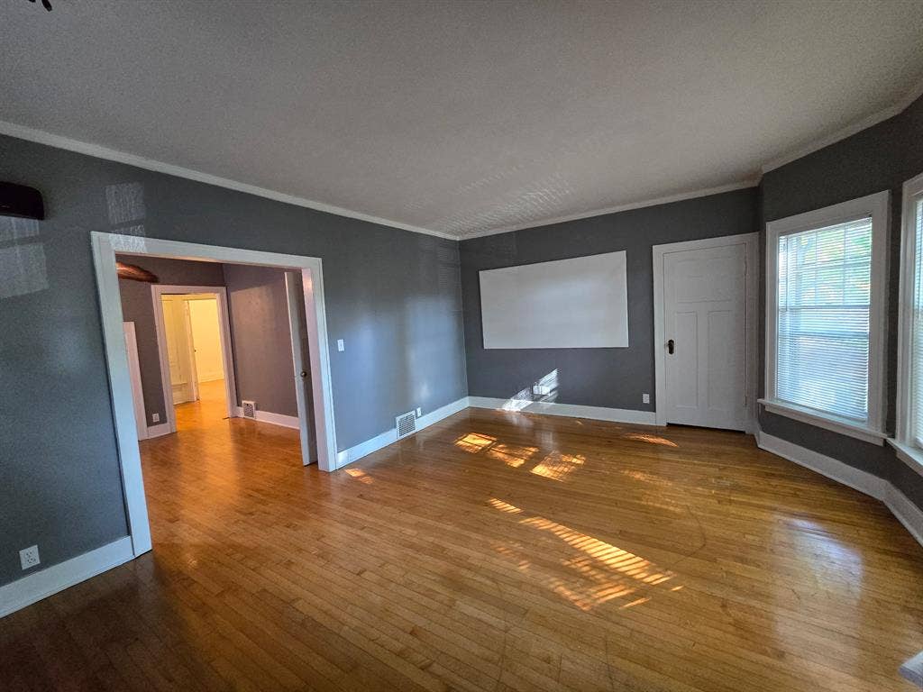 upper 3 bedroom unit