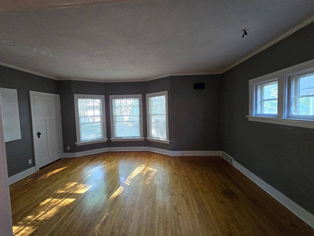 upper 3 bedroom unit