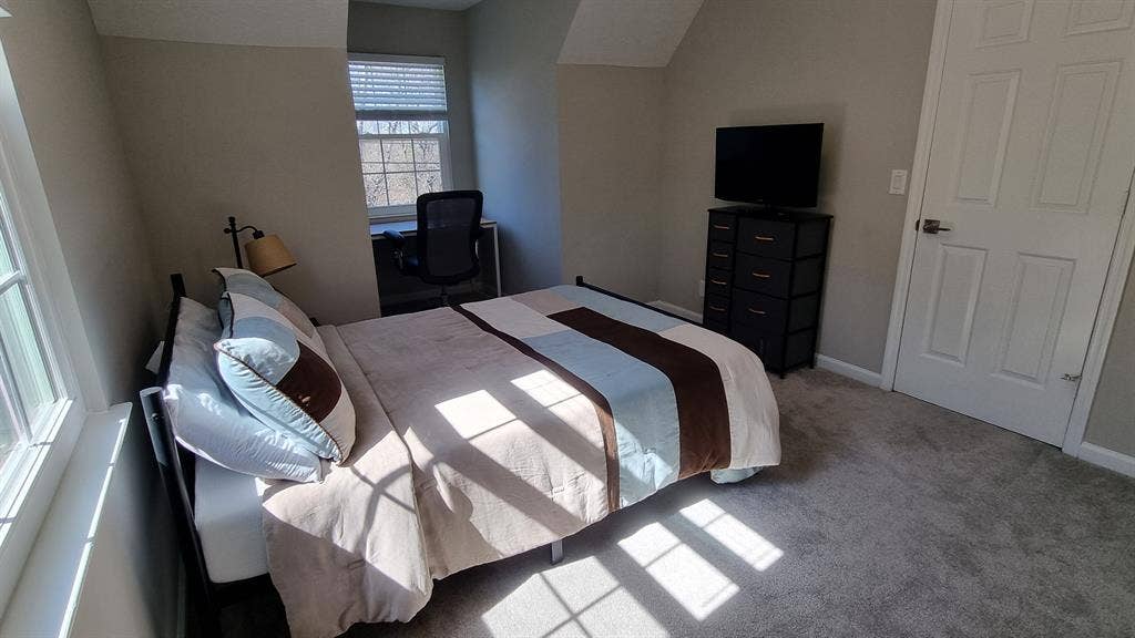 Private room in stress-free home