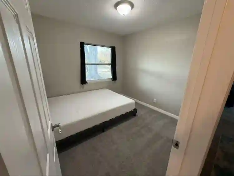 Room Near Universal!