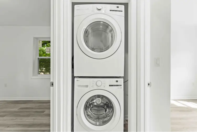 Private bedroom in Renovated House