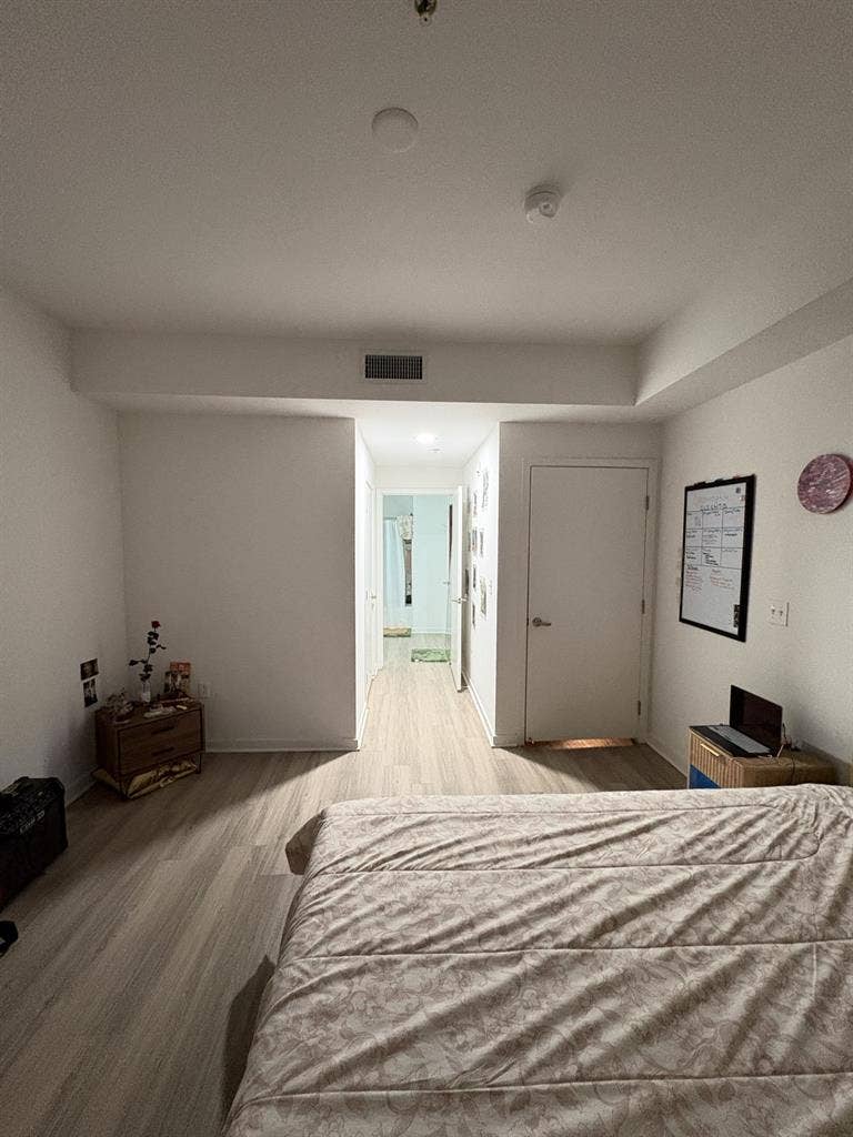 NEED ROOMMATE JANUARY