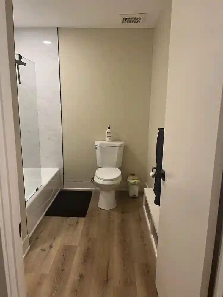 Female roommate to rent spare room