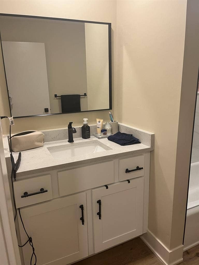 Female roommate to rent spare room