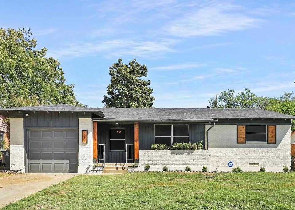 CHECK OUT MY BEAUTIFUL HOUSE