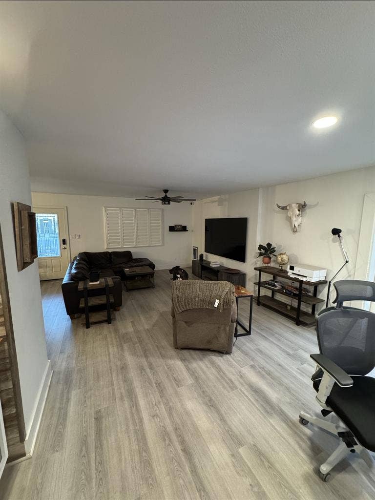 ✨ Private Bed & Bath — Old Town ✨