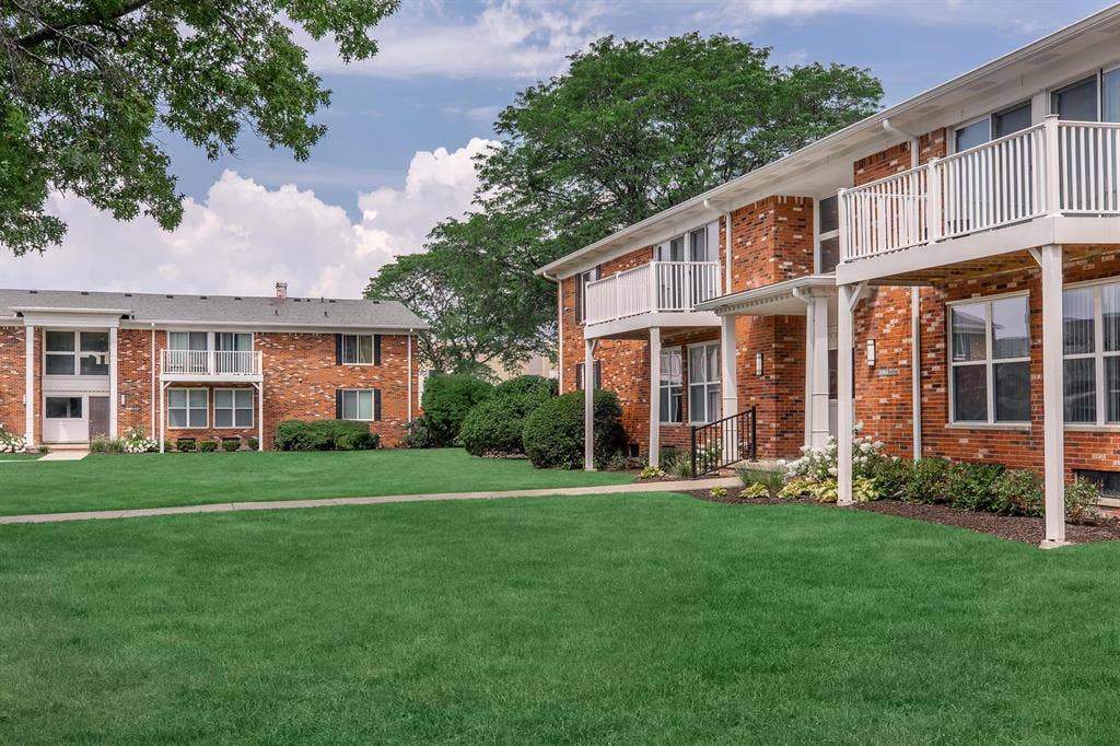 Quiet, Clean Room in Spacious Apt