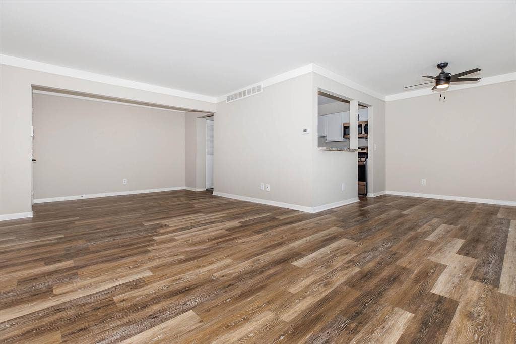 Quiet, Clean Room in Spacious Apt