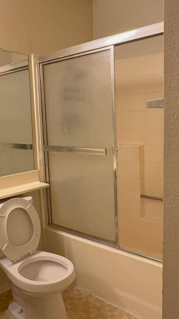 private room and bathroom for rent