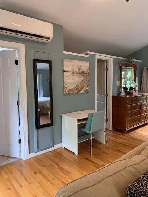 Beautiful apartment close to UNC